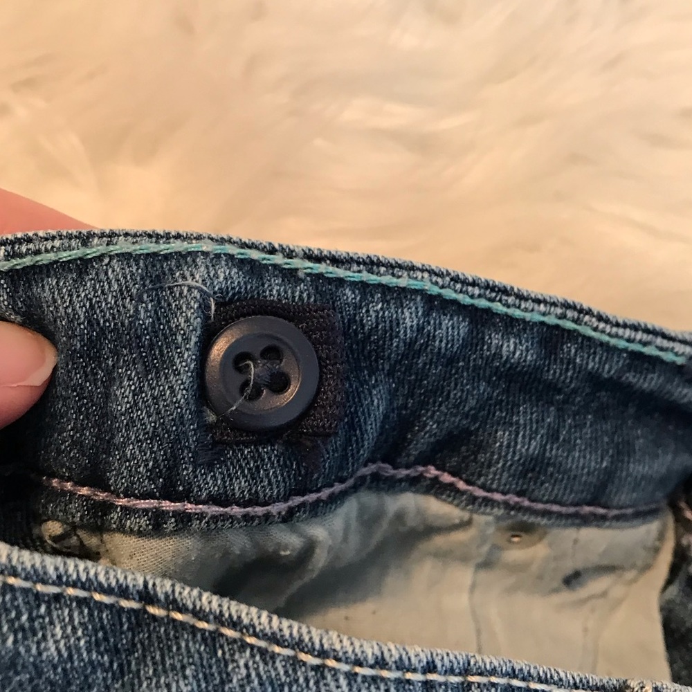 Denim Shorts | Levi’s | Jean shorts | Kids size 8 - Picture 5 of 6